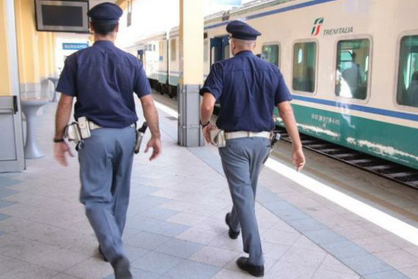 In treno con 100 ovuli droga, arrestato da Polfer Frosinone