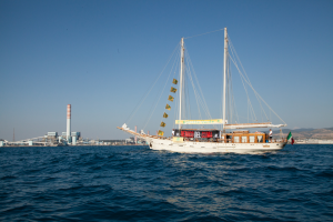 Blitz di Goletta Verde al largo di Tvn