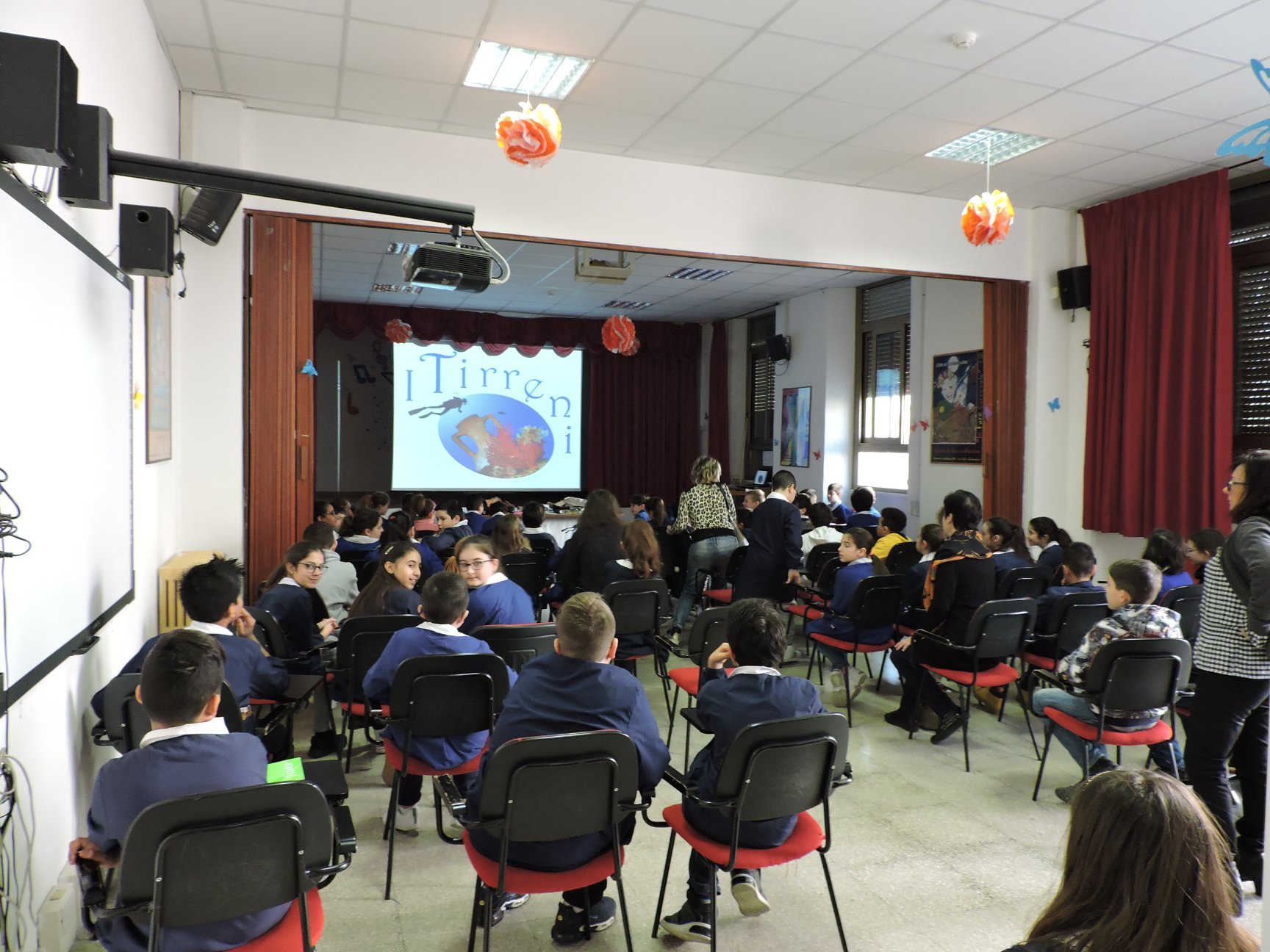 I Tirreni portano i piccoli alunni della Laurenti alla scoperta del mare