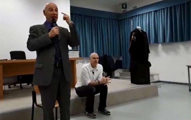 ''Basta compiti a casa'', successo della conferenza di Parodi