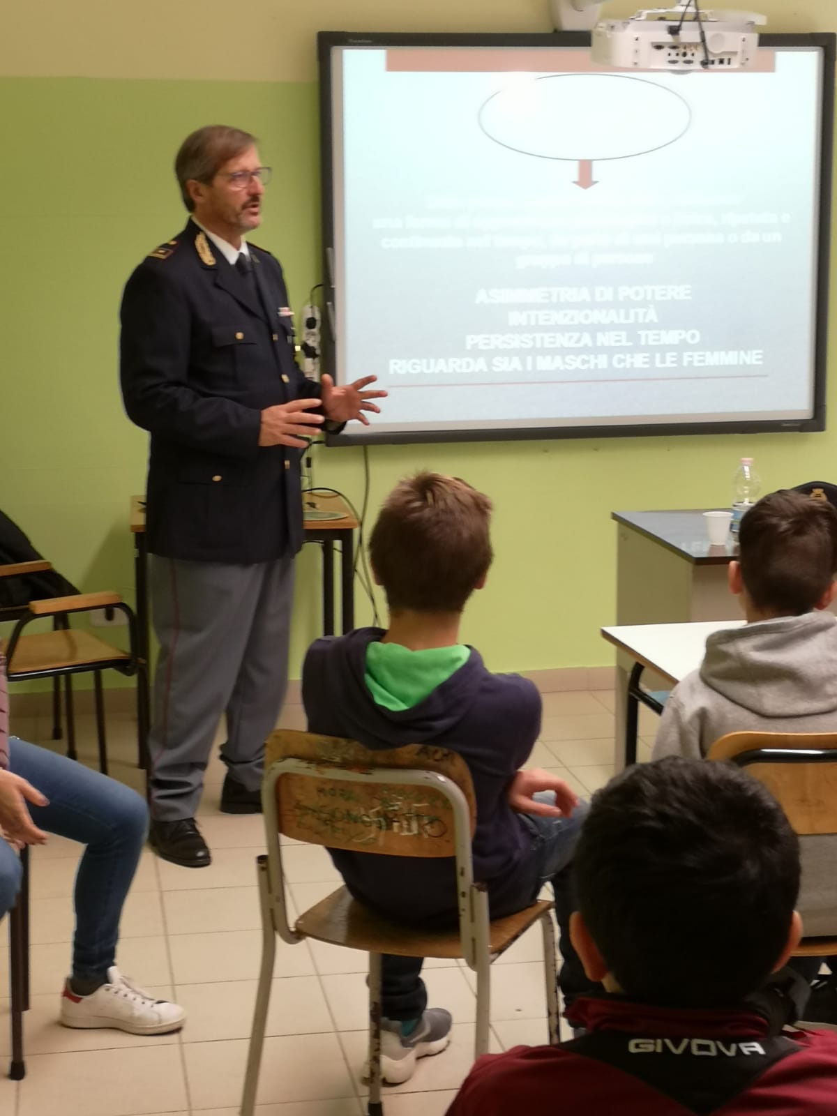 Studenti dell&rsquo;Istituto San Benedetto a lezione con la Polizia