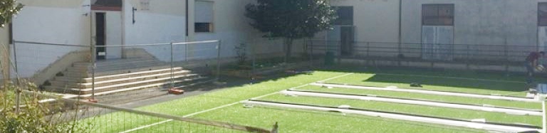 Un nuovo prato sintentico per la scuola Paolo Baffi