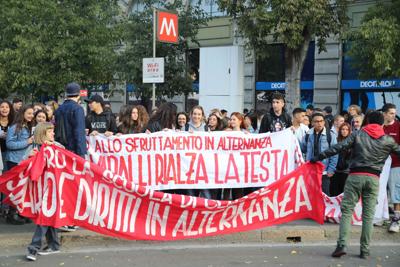 Studenti in piazza, blitz al ministero del Lavoro