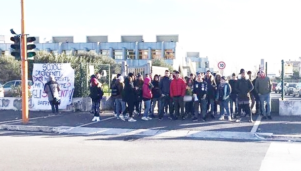 Studenti e prof insieme per il ''Baffi''