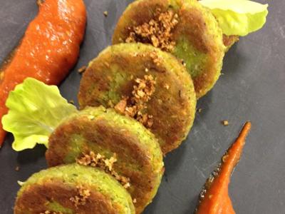 Polpette di legumi e risotto alla cipolla: il menu è sostenibile