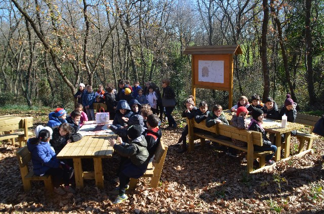 Valcanneto: inaugurata l&rsquo;Aula Verde: uno spazio tra la scuola e il bosco