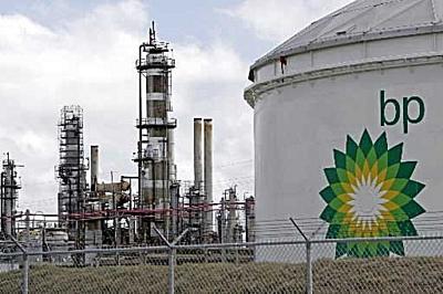 Chimici, pronta la piattaforma unitaria, in arrivo un aumento salariale di 123 euro