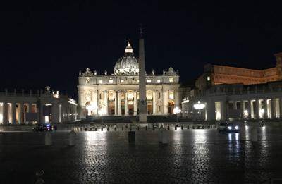 Suora travolta da auto vicino a San Pietro
