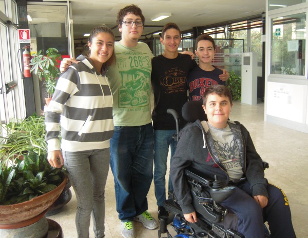 Studenti del Marconi poeti per la pace