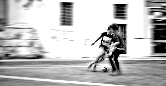 Il gioco dei bambini (foto Raffaele Ballirano)