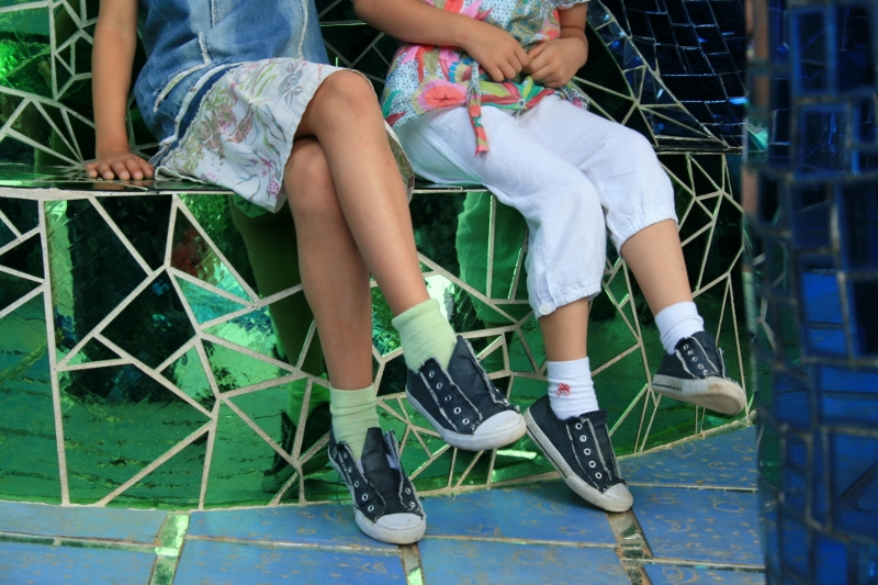 Bambini che aspettano (foto Sara Cameli)