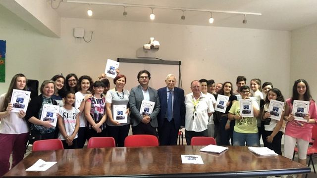 Scuola media Carducci, presentato il libro su Marconi dei ragazzi della 3A
