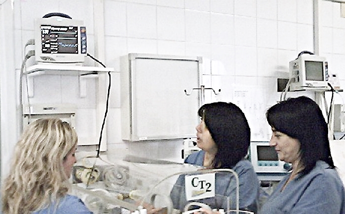 Aurelia Hospital, chiude il reparto maternit&agrave;. Parte il tam-tam sui social e la petizione on line