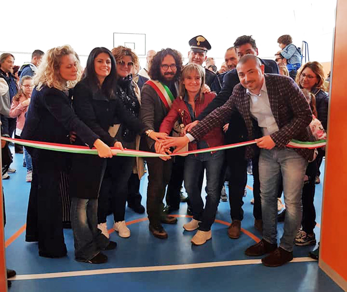 Taglio del nastro alla palestra di via Castel Giuliano
