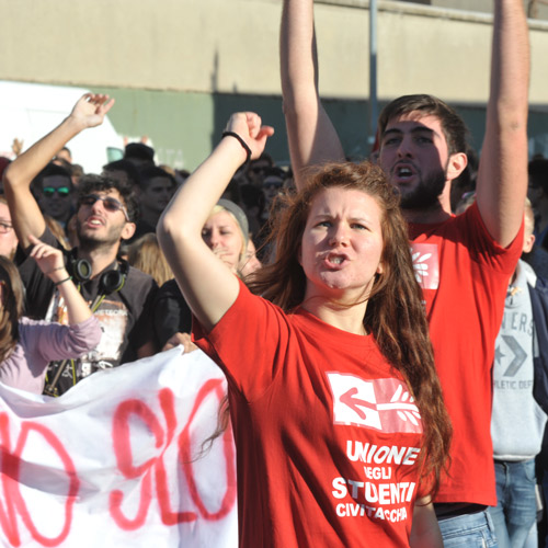 Grande partecipazione al corteo studentesco
