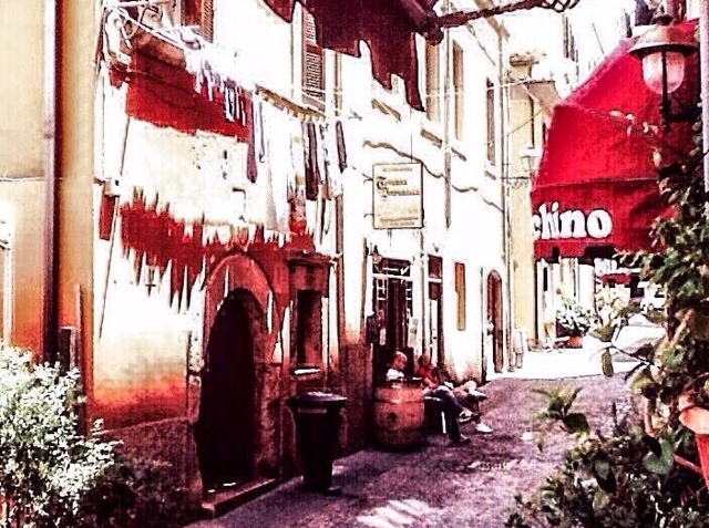 Via Pietro Manzi (foto Enzo Di Maio)