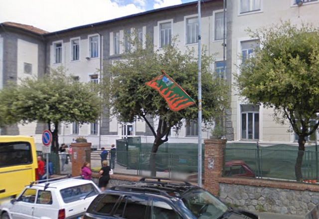 Scuola di via Garibaldi, si cerca una nuova ditta