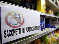Plastica, i bioshopper sorpassano la filiera illegale