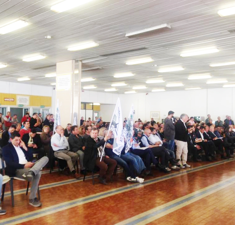 "Alitalia, lavoratori troppo distratti"