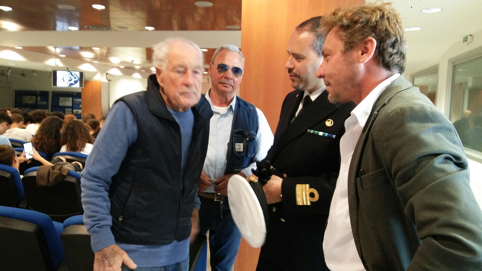 Sicurezza in navigazione: Ernesto Tross incontra gli studenti del nautico