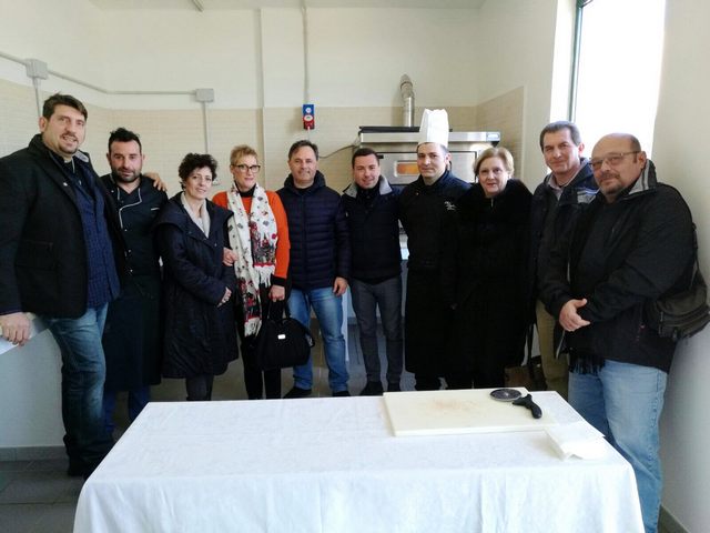Un forno per il laboratorio di pizzeria