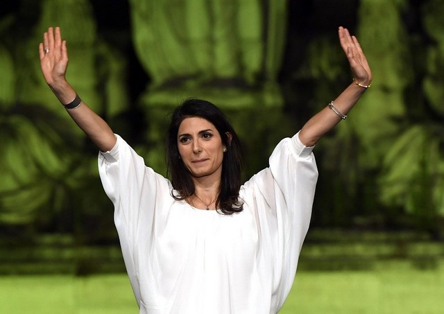 Consulenze Asl, pronta l'iscrizione nel registro degli indagati per Raggi