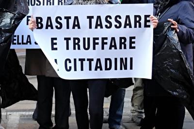 Banche, obiettivo rimborsi per tutti. Ma per decreto serve via libera Ue