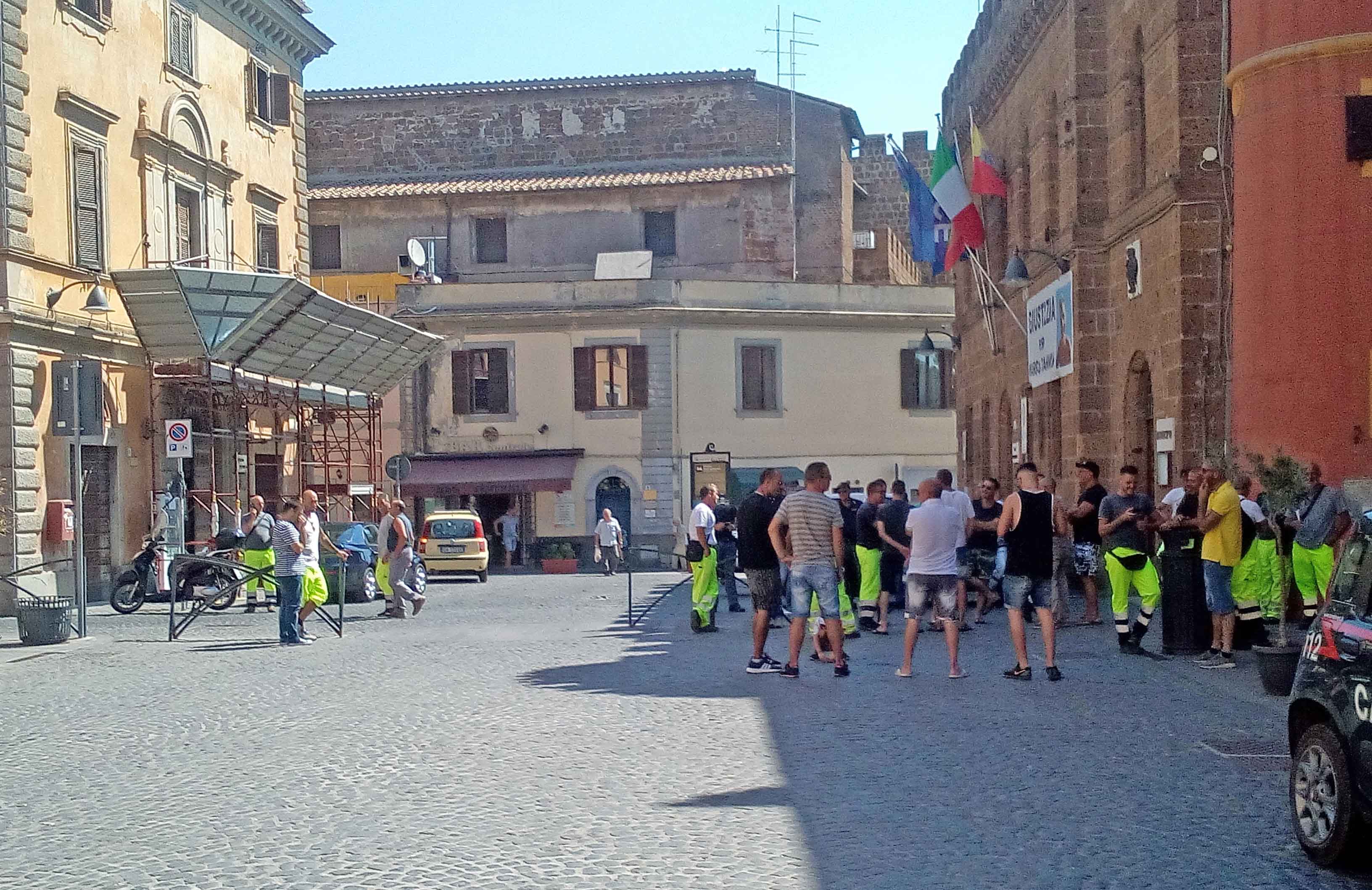 Camassa: &laquo;Commissione mista per verificare i carichi di lavoro&raquo;