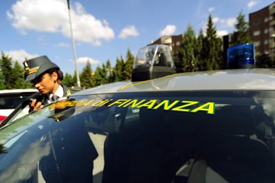 Riciclaggio e fatture false, arrestati imprenditori romani