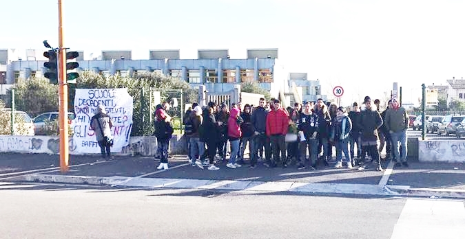 Baffi, studenti contro le Istituzioni