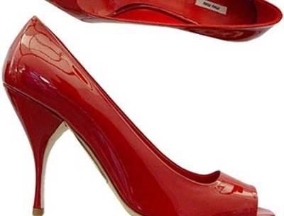 Calzaturifici: produzione in calo, occupazione in aumento