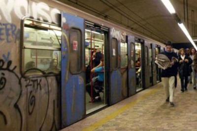''Ve so' spariti i treni?'', caos nella metro