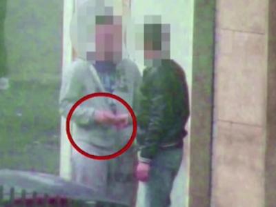 Spacciavano droga a minori e picchiavano chi non pagava