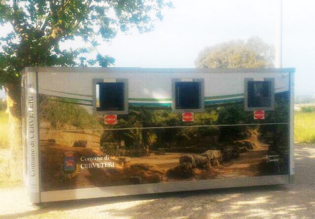 Rimossi tutti i cassonetti stradali dei rifiuti