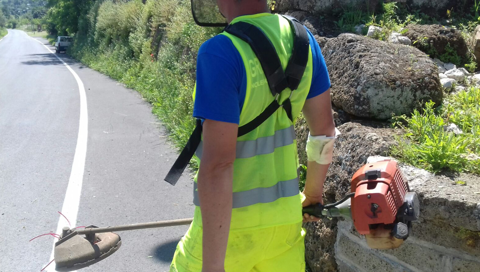 Pulizia cigli stradali, nelle prossime 72 ore ciclo di interventi con diserbante biologico