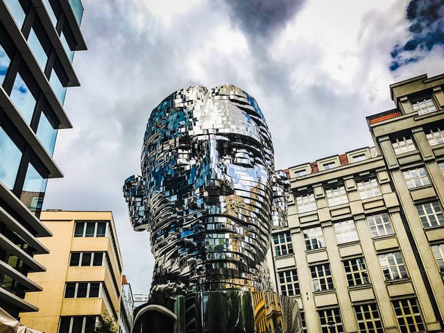 L'uomo (foto Elisa La Malfa)