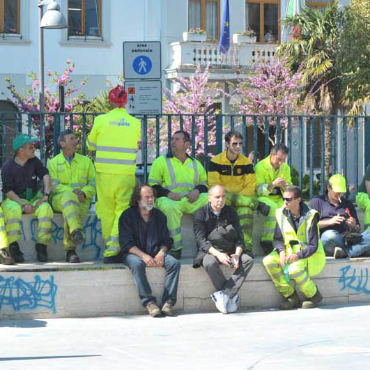 Hcs, i lavoratori chiedono unità