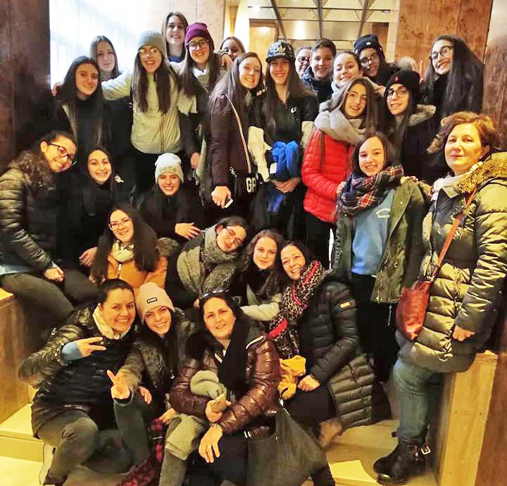 Alessandra Ceripa è arrivata ad Atene con i suoi ragazzi