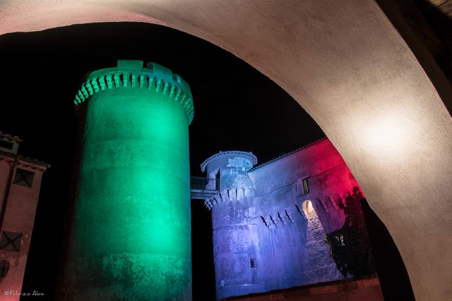 Luci sul castello di Santa Severa (foto Fabrizio Aloisi)