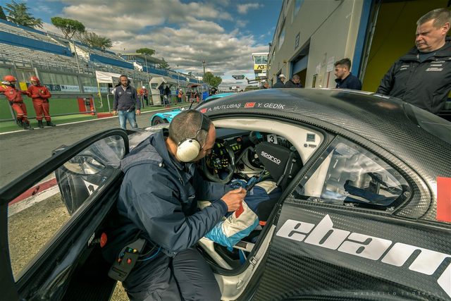 Azione (foto Marcello Tedeschi)