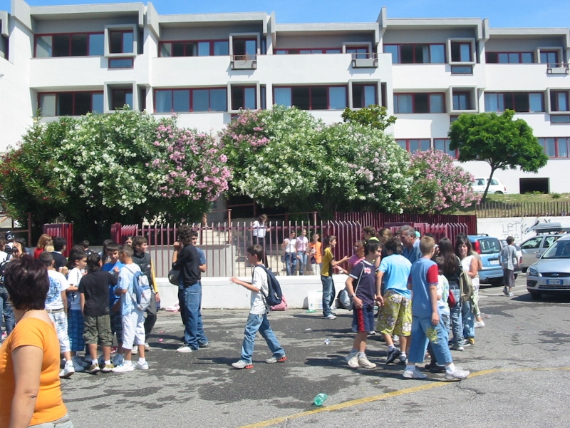Freddo a scuola, finalmente termosifoni accesi a Santa Marinella
