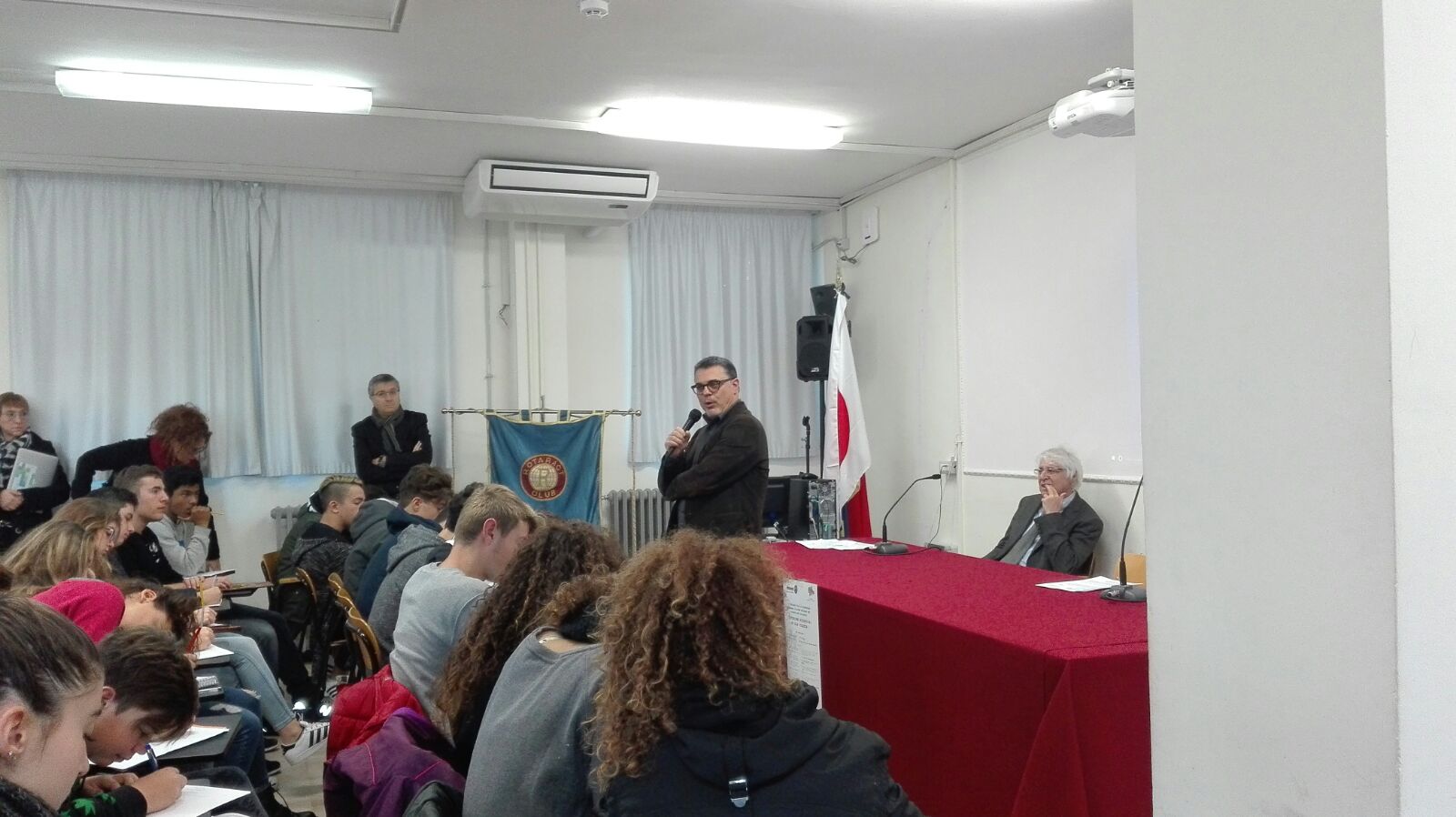 "No alla violenza": il Marconi in prima linea