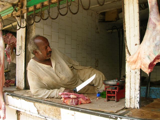 Macellaio a Kufra (foto Alfiero Di Mambro)