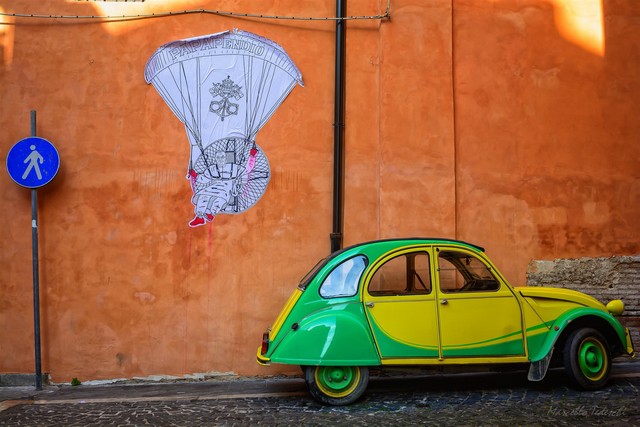 Papamanifesto a S.Giovanni ( foto di Marcello Tedeschi )