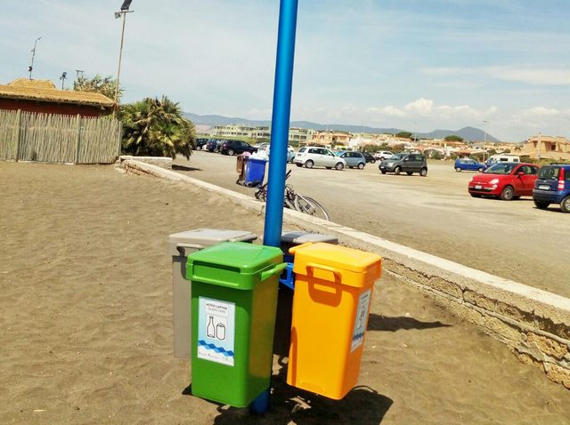 Con le mini-isole sulle spiagge di Campo di Mare differenziati correttamente il 57 per cento dei rifiuti