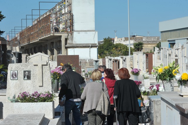 Grande affluenza nei cimiteri