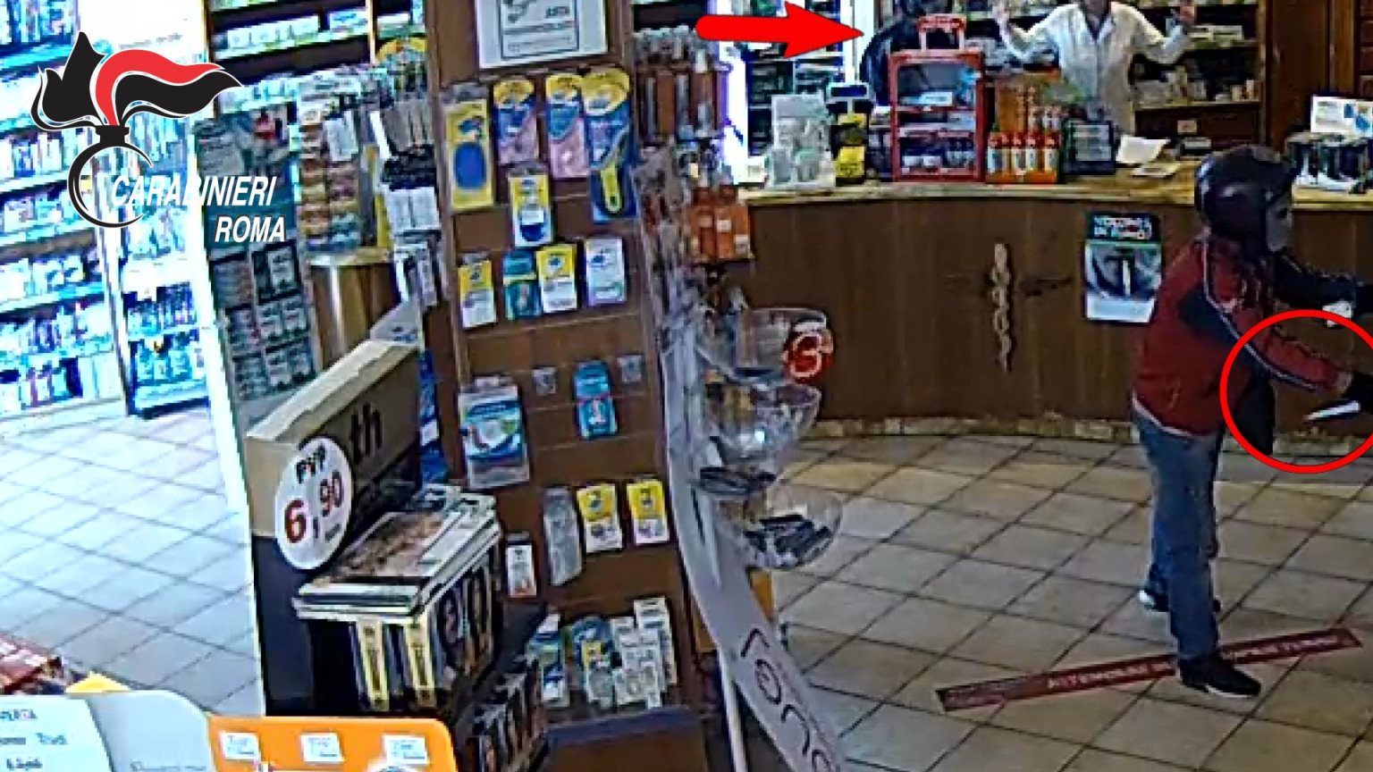 Pomezia: carabinieri arrestano due rapinatori. Avevano da poco colpito una farmacia a Trigoria