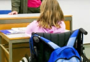 Niente assistenza: bambina disabile resta a casa