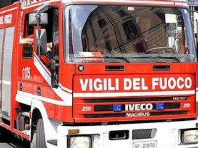 Voragine profonda 15 metri tra due palazzine: nessun ferito
