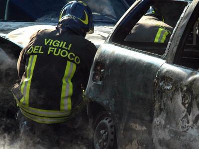 Incendi&ograve; oltre 100 auto a Roma, arrestato 31enne